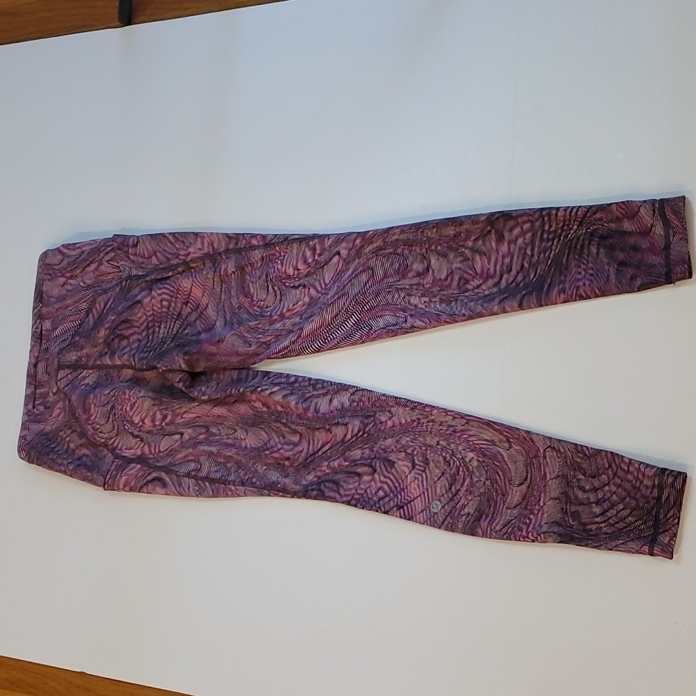 #930 Lululemon leggings size 6 b963. - Picture 4 of 6